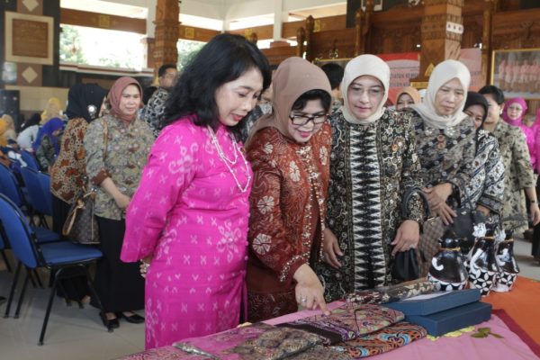 Jatimnomics Diapresiasi Dekranas, Kembangkan Tenun Godek Khas Tuban
